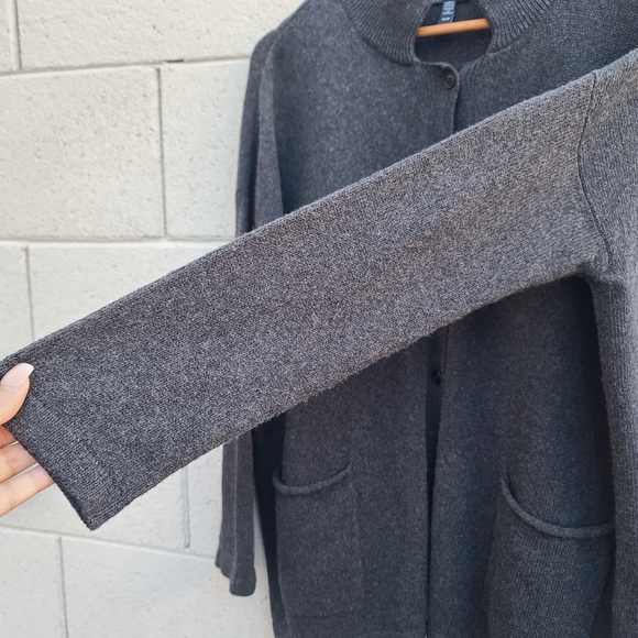 Eileen Fisher | Button-Down Cashmere-Blend Relaxed Cardigan in Charcoal Size XS - Picture 7 of 10